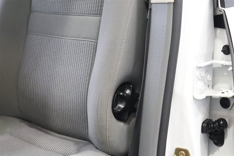 2006 Dodge Ram 3500 SLT  NEW 3 " CARLI LEVEL KIT W/ NEW 35 " BFG KO3 12-PLYs* 100% RUST FREE* NEVER HAD GOOSE NECK OR 5TH WHEEL* 6-SPEED MANUAL 5.9L HO* IN NEW CONDITION 100%* ALL ORIGINAL BOOKS & MANUALS & 2-KEYS* SERVICED - Photo 70 - Portland, OR 97230