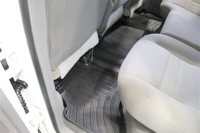 2006 Dodge Ram 3500 SLT  NEW 3 " CARLI LEVEL KIT W/ NEW 35 " BFG KO3 12-PLYs* 100% RUST FREE* NEVER HAD GOOSE NECK OR 5TH WHEEL* 6-SPEED MANUAL 5.9L HO* IN NEW CONDITION 100%* ALL ORIGINAL BOOKS & MANUALS & 2-KEYS* SERVICED - Photo 87 - Portland, OR 97230