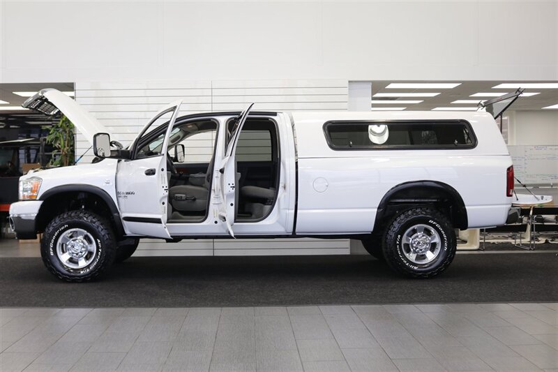 2006 Dodge Ram 3500 SLT  NEW 3 " CARLI LEVEL KIT W/ NEW 35 " BFG KO3 12-PLYs* 100% RUST FREE* NEVER HAD GOOSE NECK OR 5TH WHEEL* 6-SPEED MANUAL 5.9L HO* IN NEW CONDITION 100%* ALL ORIGINAL BOOKS & MANUALS & 2-KEYS* SERVICED - Photo 10 - Portland, OR 97230