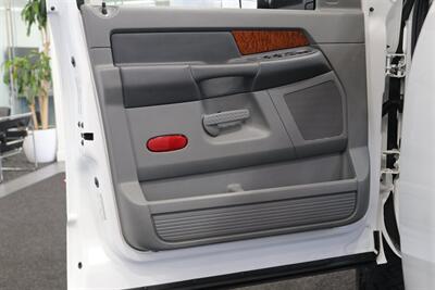 2006 Dodge Ram 3500 SLT  NEW 3 " CARLI LEVEL KIT W/ NEW 35 " BFG KO3 12-PLYs* 100% RUST FREE* NEVER HAD GOOSE NECK OR 5TH WHEEL* 6-SPEED MANUAL 5.9L HO* IN NEW CONDITION 100%* ALL ORIGINAL BOOKS & MANUALS & 2-KEYS* SERVICED - Photo 61 - Portland, OR 97230