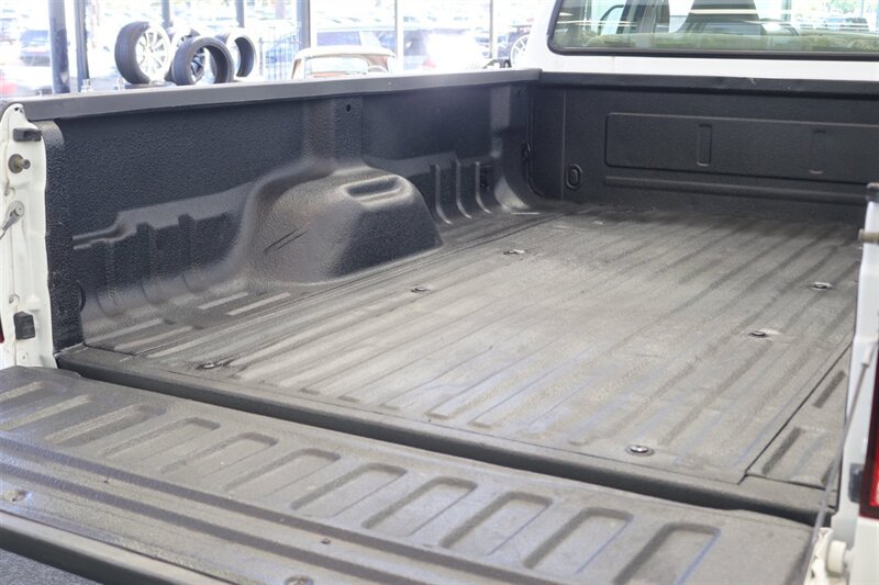 2001 Ford F-350 xlt  100% RUST FREE* NEVER HAD A 5TH WHEEL OR GOOSNECK* NEW 2.5 " LEVEL KIT W/ BILSTEIN 5100s* LONG BED 8FT* LINEX BED LINER* NEW BRAKES-ROTORS-CALIBERS-SWAY BAR LINKS-AC SERVICE-ALL FLUIDS - Photo 47 - Portland, OR 97230
