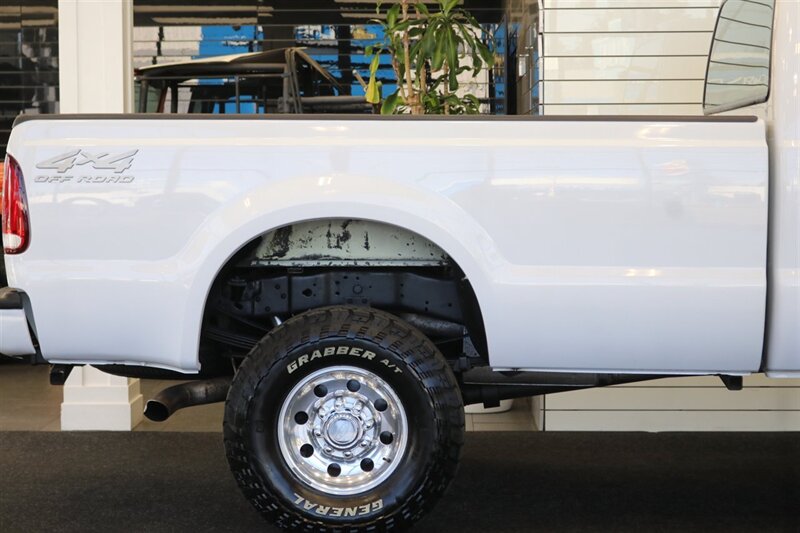 2001 Ford F-350 xlt  100% RUST FREE* NEVER HAD A 5TH WHEEL OR GOOSNECK* NEW 2.5 " LEVEL KIT W/ BILSTEIN 5100s* LONG BED 8FT* LINEX BED LINER* NEW BRAKES-ROTORS-CALIBERS-SWAY BAR LINKS-AC SERVICE-ALL FLUIDS - Photo 61 - Portland, OR 97230
