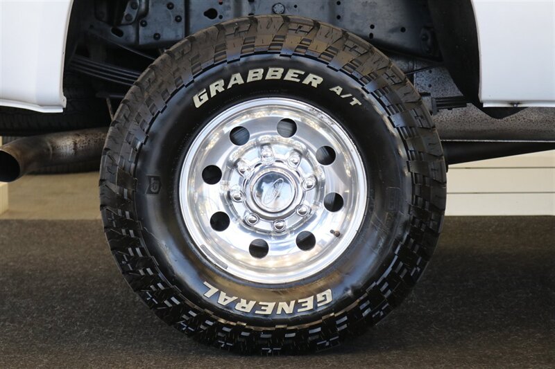 2001 Ford F-350 xlt  100% RUST FREE* NEVER HAD A 5TH WHEEL OR GOOSNECK* NEW 2.5 " LEVEL KIT W/ BILSTEIN 5100s* LONG BED 8FT* LINEX BED LINER* NEW BRAKES-ROTORS-CALIBERS-SWAY BAR LINKS-AC SERVICE-ALL FLUIDS - Photo 52 - Portland, OR 97230