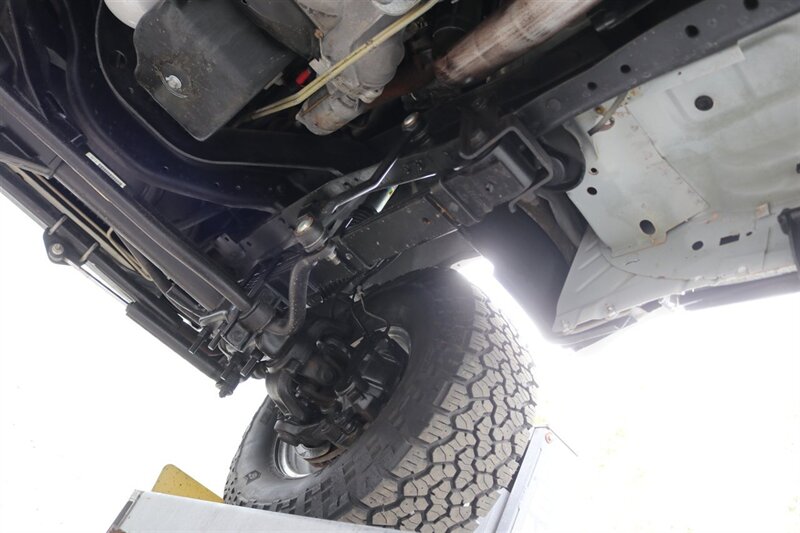 2001 Ford F-350 xlt  100% RUST FREE* NEVER HAD A 5TH WHEEL OR GOOSNECK* NEW 2.5 " LEVEL KIT W/ BILSTEIN 5100s* LONG BED 8FT* LINEX BED LINER* NEW BRAKES-ROTORS-CALIBERS-SWAY BAR LINKS-AC SERVICE-ALL FLUIDS - Photo 29 - Portland, OR 97230