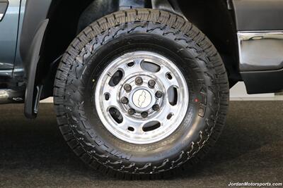 2007 Chevrolet Silverado 2500 LT1  1-OWNER* 0-RUST* CREW CAB LONG BED* 5TH WHEEL* LBZ* NEW 33 " FALKEN AT4 10-PLYS* LEVELED* LINEX BED LINER* ALL BOOKS* SERVICED* 6-PASSENGER SEATING* APPLE CAR PLAY - Photo 47 - Portland, OR 97230