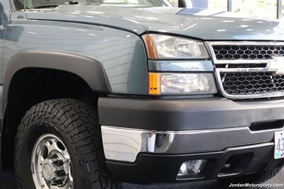 2007 Chevrolet Silverado 2500 LT1  1-OWNER* 0-RUST* CREW CAB LONG BED* 5TH WHEEL* LBZ* NEW 33 " FALKEN AT4 10-PLYS* LEVELED* LINEX BED LINER* ALL BOOKS* SERVICED* 6-PASSENGER SEATING* APPLE CAR PLAY - Photo 11 - Portland, OR 97230