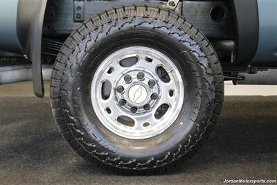 2007 Chevrolet Silverado 2500 LT1  1-OWNER* 0-RUST* CREW CAB LONG BED* 5TH WHEEL* LBZ* NEW 33 " FALKEN AT4 10-PLYS* LEVELED* LINEX BED LINER* ALL BOOKS* SERVICED* 6-PASSENGER SEATING* APPLE CAR PLAY - Photo 48 - Portland, OR 97230