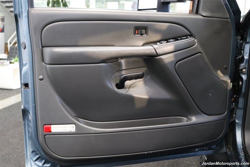 2007 Chevrolet Silverado 2500 LT1  1-OWNER* 0-RUST* CREW CAB LONG BED* 5TH WHEEL* LBZ* NEW 33 " FALKEN AT4 10-PLYS* LEVELED* LINEX BED LINER* ALL BOOKS* SERVICED* 6-PASSENGER SEATING* APPLE CAR PLAY - Photo 66 - Portland, OR 97230