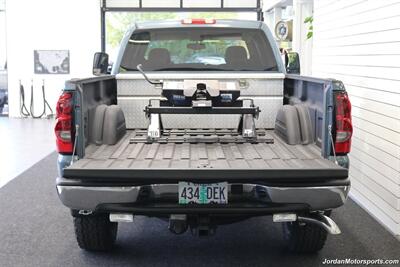 2007 Chevrolet Silverado 2500 LT1  1-OWNER* 0-RUST* CREW CAB LONG BED* 5TH WHEEL* LBZ* NEW 33 " FALKEN AT4 10-PLYS* LEVELED* LINEX BED LINER* ALL BOOKS* SERVICED* 6-PASSENGER SEATING* APPLE CAR PLAY - Photo 13 - Portland, OR 97230
