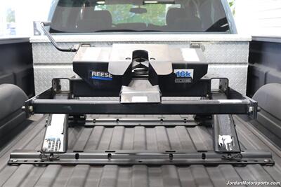 2007 Chevrolet Silverado 2500 LT1  1-OWNER* 0-RUST* CREW CAB LONG BED* 5TH WHEEL* LBZ* NEW 33 " FALKEN AT4 10-PLYS* LEVELED* LINEX BED LINER* ALL BOOKS* SERVICED* 6-PASSENGER SEATING* APPLE CAR PLAY - Photo 21 - Portland, OR 97230