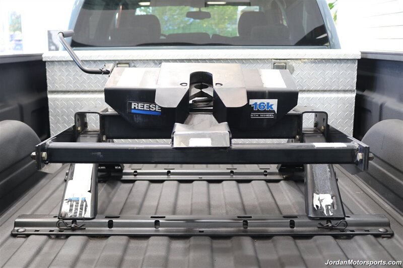 2007 Chevrolet Silverado 2500 LT1  1-OWNER* 0-RUST* CREW CAB LONG BED* 5TH WHEEL* LBZ* NEW 33 " FALKEN AT4 10-PLYS* LEVELED* LINEX BED LINER* ALL BOOKS* SERVICED* 6-PASSENGER SEATING* APPLE CAR PLAY - Photo 21 - Portland, OR 97230