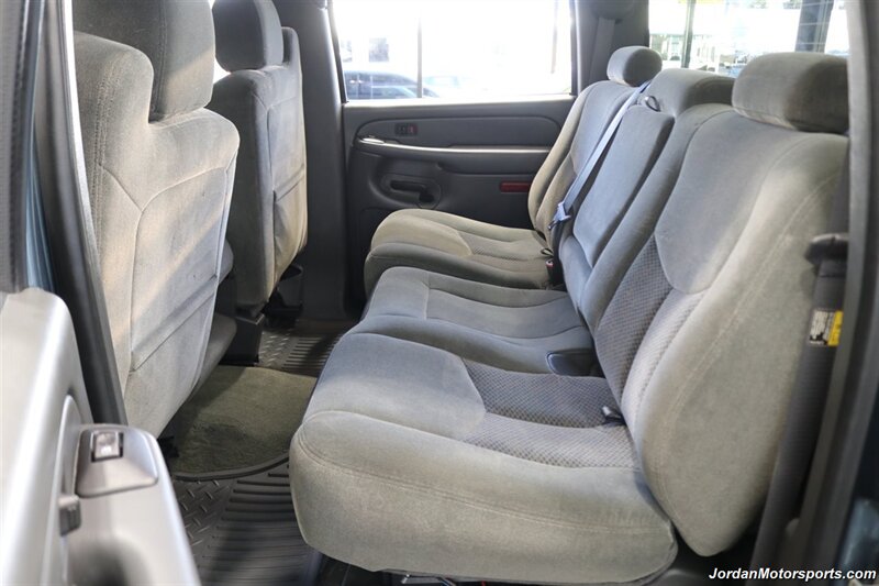 2007 Chevrolet Silverado 2500 LT1  1-OWNER* 0-RUST* CREW CAB LONG BED* 5TH WHEEL* LBZ* NEW 33 " FALKEN AT4 10-PLYS* LEVELED* LINEX BED LINER* ALL BOOKS* SERVICED* 6-PASSENGER SEATING* APPLE CAR PLAY - Photo 17 - Portland, OR 97230
