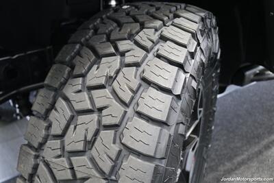 2017 Jeep Wrangler Rubicon Hard Rock  HARD ROCK RUBICON W/ 6-SPEED MANUAL TRANSMISSION* 2 " TERRA FLEX W/ FOX SHOCKS* NEW 35 " TOYO A/T III TIRES* ROCK SLIDERS* ALL LED LIGHT UPGRADE PKG* ALL BOOKS & KEYS - Photo 65 - Portland, OR 97230