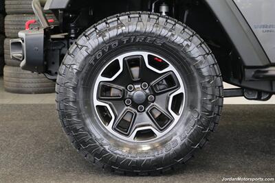 2017 Jeep Wrangler Rubicon Hard Rock  HARD ROCK RUBICON W/ 6-SPEED MANUAL TRANSMISSION* 2 " TERRA FLEX W/ FOX SHOCKS* NEW 35 " TOYO A/T III TIRES* ROCK SLIDERS* ALL LED LIGHT UPGRADE PKG* ALL BOOKS & KEYS - Photo 18 - Portland, OR 97230