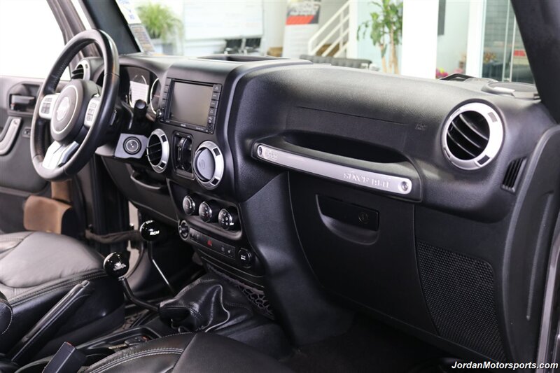 2017 Jeep Wrangler Rubicon Hard Rock  HARD ROCK RUBICON W/ 6-SPEED MANUAL TRANSMISSION* 2 " TERRA FLEX W/ FOX SHOCKS* NEW 35 " TOYO A/T III TIRES* ROCK SLIDERS* ALL LED LIGHT UPGRADE PKG* ALL BOOKS & KEYS - Photo 34 - Portland, OR 97230