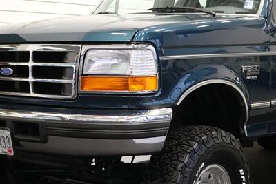 1995 Ford F-350 XLT  1-OWNER* 100% RUST FREE* 73K ACTUAL MILES* NEW 4 " BDS LIFT W/ FOX SHOCKS* NEW 35 " BFG KO3s* FULL FRESH SERVICE* ALL ORIGINAL BOOKS & MANUALS - Photo 12 - Portland, OR 97230