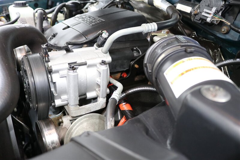 1995 Ford F-350 XLT  1-OWNER* 100% RUST FREE* 73K ACTUAL MILES* NEW 4 " BDS LIFT W/ FOX SHOCKS* NEW 35 " BFG KO3s* FULL FRESH SERVICE* ALL ORIGINAL BOOKS & MANUALS - Photo 41 - Portland, OR 97230