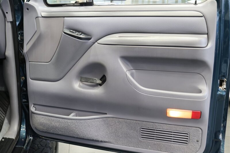 1995 Ford F-350 XLT  1-OWNER* 100% RUST FREE* 73K ACTUAL MILES* NEW 4 " BDS LIFT W/ FOX SHOCKS* NEW 35 " BFG KO3s* FULL FRESH SERVICE* ALL ORIGINAL BOOKS & MANUALS - Photo 67 - Portland, OR 97230