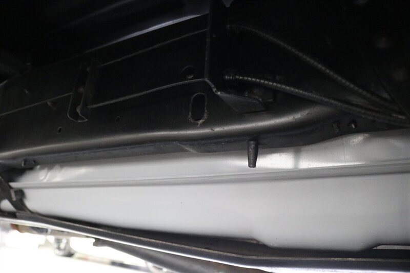 1995 Ford F-350 XLT  1-OWNER* 100% RUST FREE* 73K ACTUAL MILES* NEW 4 " BDS LIFT W/ FOX SHOCKS* NEW 35 " BFG KO3s* FULL FRESH SERVICE* ALL ORIGINAL BOOKS & MANUALS - Photo 33 - Portland, OR 97230