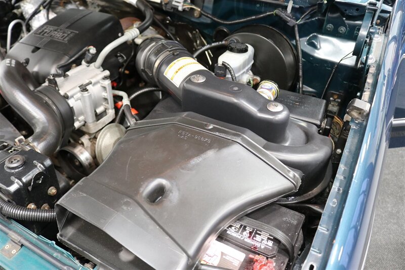 1995 Ford F-350 XLT  1-OWNER* 100% RUST FREE* 73K ACTUAL MILES* NEW 4 " BDS LIFT W/ FOX SHOCKS* NEW 35 " BFG KO3s* FULL FRESH SERVICE* ALL ORIGINAL BOOKS & MANUALS - Photo 39 - Portland, OR 97230