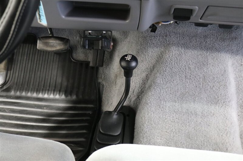 1995 Ford F-350 XLT  1-OWNER* 100% RUST FREE* 73K ACTUAL MILES* NEW 4 " BDS LIFT W/ FOX SHOCKS* NEW 35 " BFG KO3s* FULL FRESH SERVICE* ALL ORIGINAL BOOKS & MANUALS - Photo 94 - Portland, OR 97230