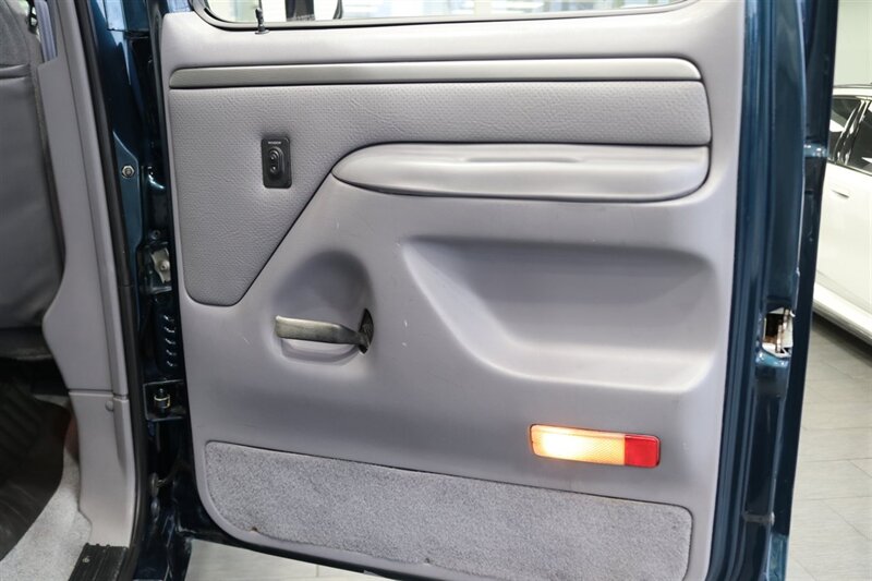 1995 Ford F-350 XLT  1-OWNER* 100% RUST FREE* 73K ACTUAL MILES* NEW 4 " BDS LIFT W/ FOX SHOCKS* NEW 35 " BFG KO3s* FULL FRESH SERVICE* ALL ORIGINAL BOOKS & MANUALS - Photo 69 - Portland, OR 97230