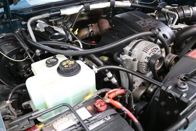 1995 Ford F-350 XLT  1-OWNER* 100% RUST FREE* 73K ACTUAL MILES* NEW 4 " BDS LIFT W/ FOX SHOCKS* NEW 35 " BFG KO3s* FULL FRESH SERVICE* ALL ORIGINAL BOOKS & MANUALS - Photo 38 - Portland, OR 97230