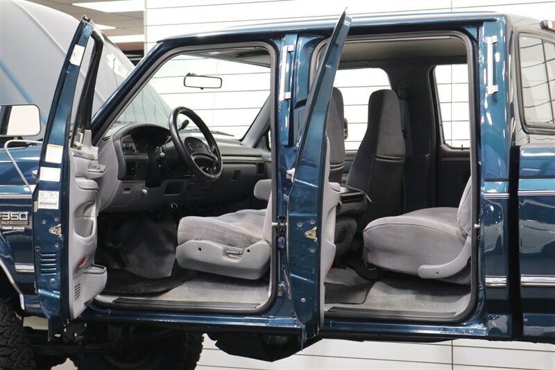 1995 Ford F-350 XLT  1-OWNER* 100% RUST FREE* 73K ACTUAL MILES* NEW 4 " BDS LIFT W/ FOX SHOCKS* NEW 35 " BFG KO3s* FULL FRESH SERVICE* ALL ORIGINAL BOOKS & MANUALS - Photo 42 - Portland, OR 97230