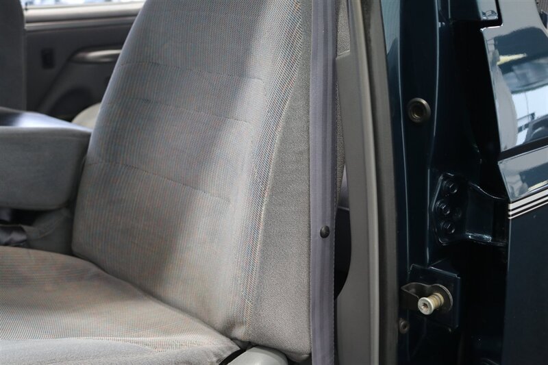 1995 Ford F-350 XLT  1-OWNER* 100% RUST FREE* 73K ACTUAL MILES* NEW 4 " BDS LIFT W/ FOX SHOCKS* NEW 35 " BFG KO3s* FULL FRESH SERVICE* ALL ORIGINAL BOOKS & MANUALS - Photo 74 - Portland, OR 97230