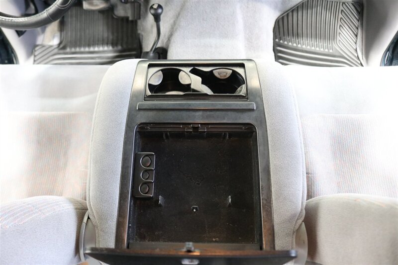 1995 Ford F-350 XLT  1-OWNER* 100% RUST FREE* 73K ACTUAL MILES* NEW 4 " BDS LIFT W/ FOX SHOCKS* NEW 35 " BFG KO3s* FULL FRESH SERVICE* ALL ORIGINAL BOOKS & MANUALS - Photo 91 - Portland, OR 97230