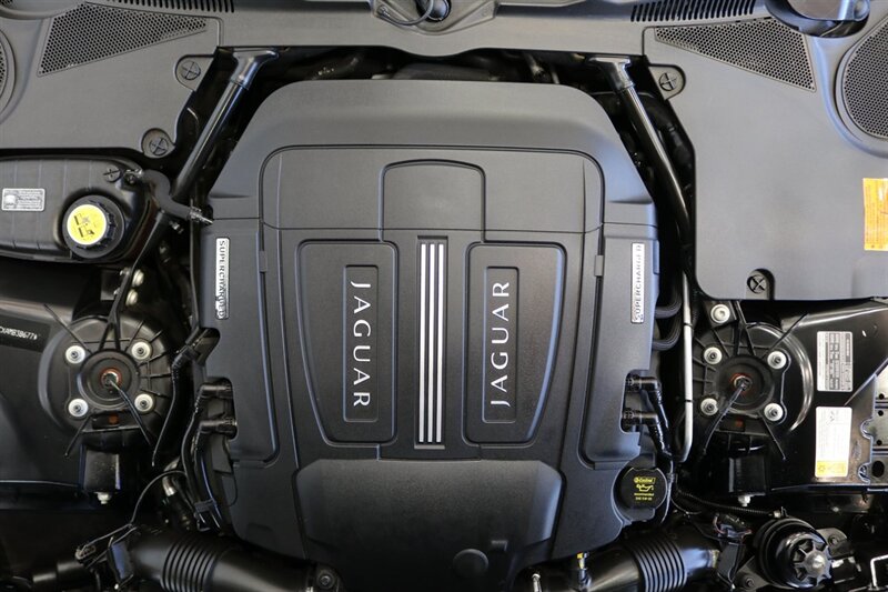 2010 Jaguar XK XKR - Photo 14 - Portland, OR 97230