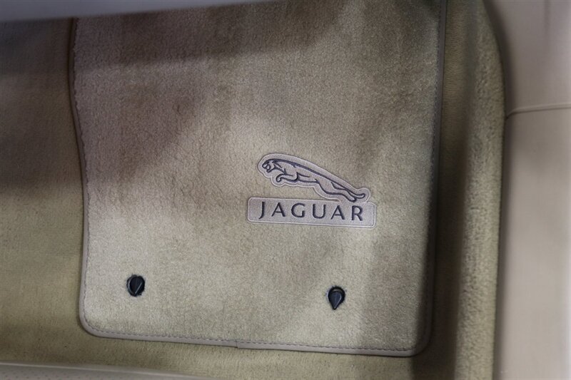 2010 Jaguar XK XKR - Photo 87 - Portland, OR 97230