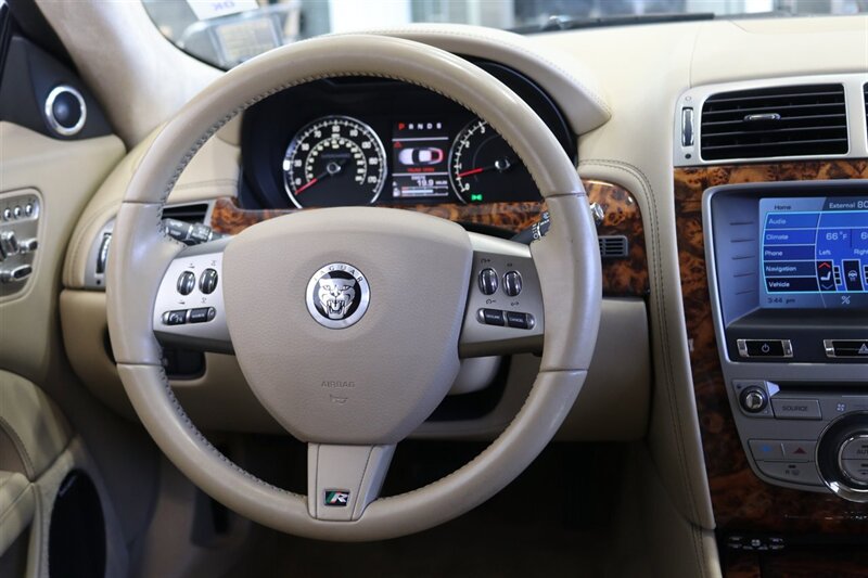 2010 Jaguar XK XKR - Photo 18 - Portland, OR 97230