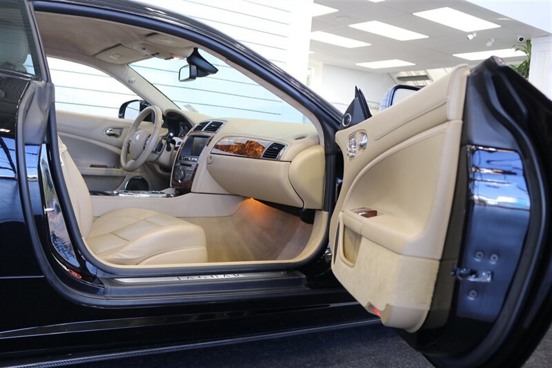 2010 Jaguar XK XKR - Photo 39 - Portland, OR 97230