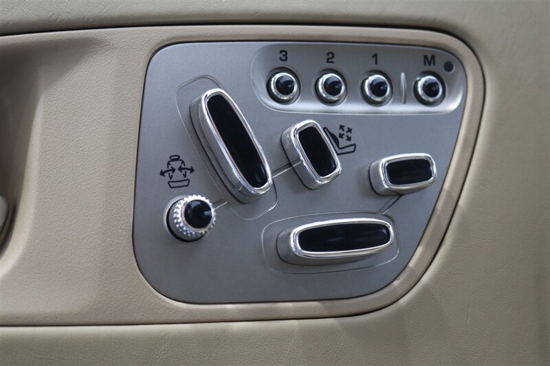 2010 Jaguar XK XKR - Photo 31 - Portland, OR 97230