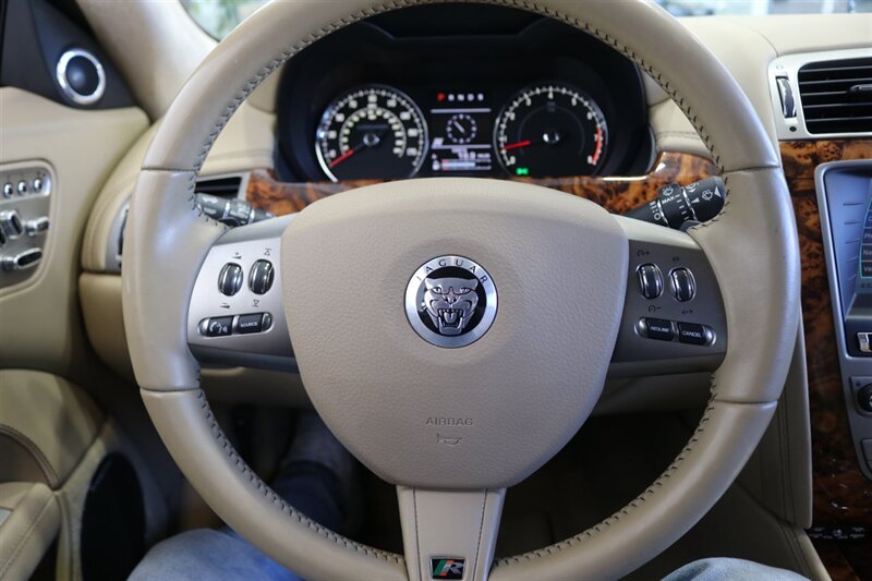 2010 Jaguar XK XKR - Photo 27 - Portland, OR 97230