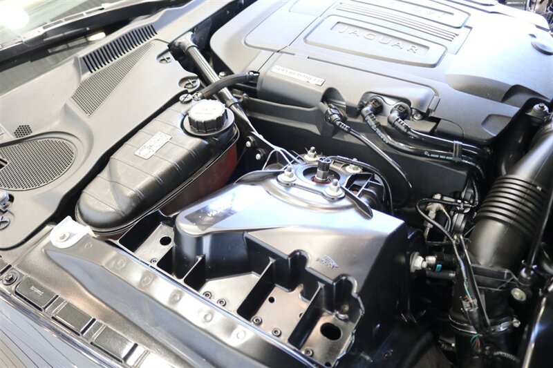 2010 Jaguar XK XKR - Photo 23 - Portland, OR 97230