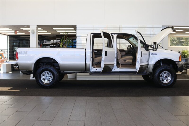 2000 Ford F-250 Lariat  1-OWNER* 100% RUST & CORROSION FREE* NEW 2.5 "LEVEL LIFT W/ BILSTEIN 5100s* NEW 35 " TOYO A/T III 10-PLYs* AIR LIFT REAR AIR BAGS* FULL FRESH SERVICE W/ NEW FLUIDS* ALL BOOKS & KEYS* LARIAT LONG BED - Photo 11 - Portland, OR 97230