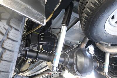 2000 Ford F-250 Lariat  1-OWNER* 100% RUST & CORROSION FREE* NEW 2.5 "LEVEL LIFT W/ BILSTEIN 5100s* NEW 35 " TOYO A/T III 10-PLYs* AIR LIFT REAR AIR BAGS* FULL FRESH SERVICE W/ NEW FLUIDS* ALL BOOKS & KEYS* LARIAT LONG BED - Photo 25 - Portland, OR 97230
