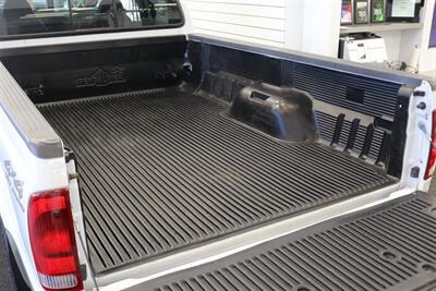 2000 Ford F-250 Lariat  1-OWNER* 100% RUST & CORROSION FREE* NEW 2.5 "LEVEL LIFT W/ BILSTEIN 5100s* NEW 35 " TOYO A/T III 10-PLYs* AIR LIFT REAR AIR BAGS* FULL FRESH SERVICE W/ NEW FLUIDS* ALL BOOKS & KEYS* LARIAT LONG BED - Photo 44 - Portland, OR 97230