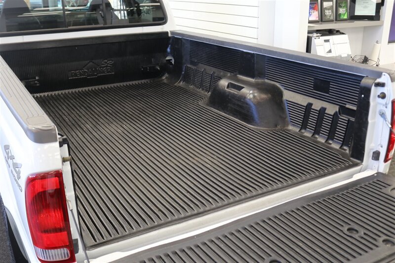2000 Ford F-250 Lariat  1-OWNER* 100% RUST & CORROSION FREE* NEW 2.5 "LEVEL LIFT W/ BILSTEIN 5100s* NEW 35 " TOYO A/T III 10-PLYs* AIR LIFT REAR AIR BAGS* FULL FRESH SERVICE W/ NEW FLUIDS* ALL BOOKS & KEYS* LARIAT LONG BED - Photo 44 - Portland, OR 97230