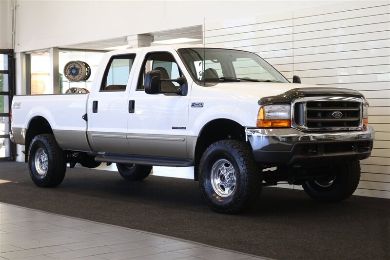 2000 Ford F-250 Lariat  1-OWNER* 100% RUST & CORROSION FREE* NEW 2.5 "LEVEL LIFT W/ BILSTEIN 5100s* NEW 35 " TOYO A/T III 10-PLYs* AIR LIFT REAR AIR BAGS* FULL FRESH SERVICE W/ NEW FLUIDS* ALL BOOKS & KEYS* LARIAT LONG BED - Photo 2 - Portland, OR 97230