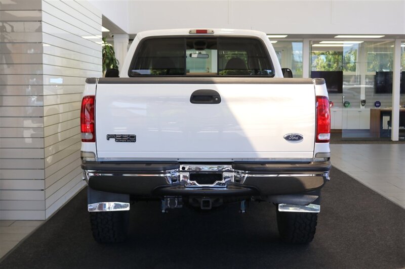 2000 Ford F-250 Lariat  1-OWNER* 100% RUST & CORROSION FREE* NEW 2.5 "LEVEL LIFT W/ BILSTEIN 5100s* NEW 35 " TOYO A/T III 10-PLYs* AIR LIFT REAR AIR BAGS* FULL FRESH SERVICE W/ NEW FLUIDS* ALL BOOKS & KEYS* LARIAT LONG BED - Photo 9 - Portland, OR 97230