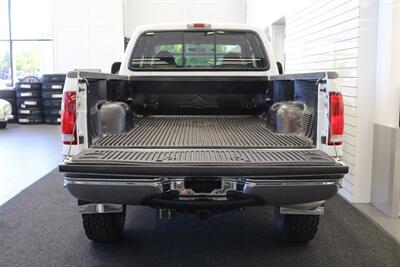 2000 Ford F-250 Lariat  1-OWNER* 100% RUST & CORROSION FREE* NEW 2.5 "LEVEL LIFT W/ BILSTEIN 5100s* NEW 35 " TOYO A/T III 10-PLYs* AIR LIFT REAR AIR BAGS* FULL FRESH SERVICE W/ NEW FLUIDS* ALL BOOKS & KEYS* LARIAT LONG BED - Photo 15 - Portland, OR 97230