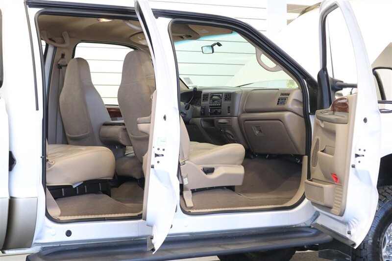 2000 Ford F-250 Lariat  1-OWNER* 100% RUST & CORROSION FREE* NEW 2.5 "LEVEL LIFT W/ BILSTEIN 5100s* NEW 35 " TOYO A/T III 10-PLYs* AIR LIFT REAR AIR BAGS* FULL FRESH SERVICE W/ NEW FLUIDS* ALL BOOKS & KEYS* LARIAT LONG BED - Photo 51 - Portland, OR 97230