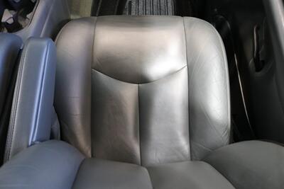 2006 Chevrolet Silverado 2500 LT3 1-OWNER* 100% RUST FREE* 6-SPD ALLISON* ALL RECDS SINCE NEW* NEW 2.5 " FABTEC LEVEL KIT W/ BILSTEIN 5100s & 33 " BFG KO3 10-PLYs* LONG BED* NO 5TH WHEEL-GOOSENECK* LT3 PKG* FRESH FULL SERVICE - Photo 77 - Portland, OR 97230