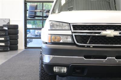 2006 Chevrolet Silverado 2500 LT3 1-OWNER* 100% RUST FREE* 6-SPD ALLISON* ALL RECDS SINCE NEW* NEW 2.5 " FABTEC LEVEL KIT W/ BILSTEIN 5100s & 33 " BFG KO3 10-PLYs* LONG BED* NO 5TH WHEEL-GOOSENECK* LT3 PKG* FRESH FULL SERVICE - Photo 55 - Portland, OR 97230