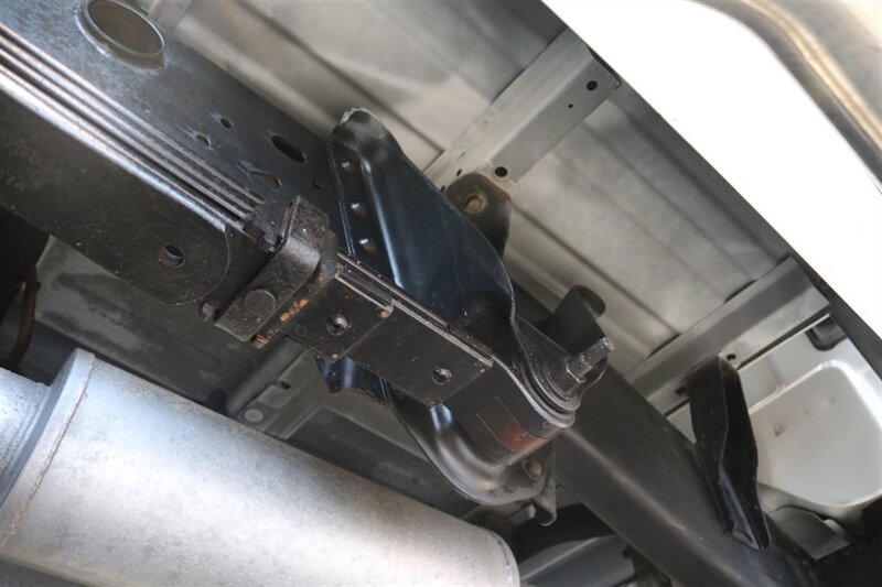 2006 Chevrolet Silverado 2500 LT3 1-OWNER* 100% RUST FREE* 6-SPD ALLISON* ALL RECDS SINCE NEW* NEW 2.5 " FABTEC LEVEL KIT W/ BILSTEIN 5100s & 33 " BFG KO3 10-PLYs* LONG BED* NO 5TH WHEEL-GOOSENECK* LT3 PKG* FRESH FULL SERVICE - Photo 27 - Portland, OR 97230