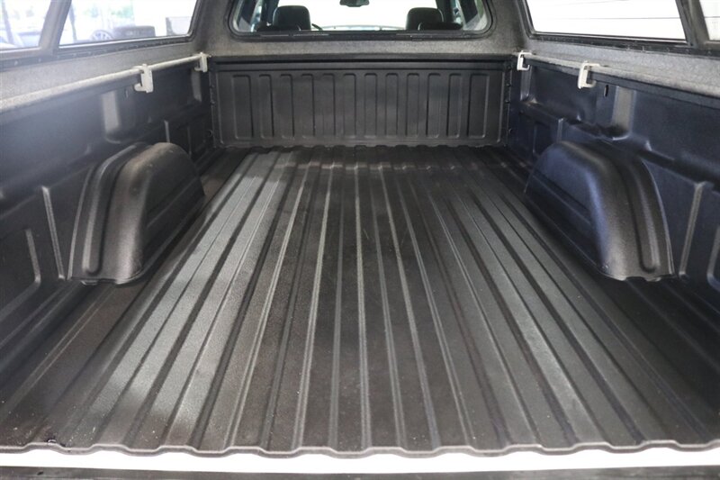 2006 Chevrolet Silverado 2500 LT3 1-OWNER* 100% RUST FREE* 6-SPD ALLISON* ALL RECDS SINCE NEW* NEW 2.5 " FABTEC LEVEL KIT W/ BILSTEIN 5100s & 33 " BFG KO3 10-PLYs* LONG BED* NO 5TH WHEEL-GOOSENECK* LT3 PKG* FRESH FULL SERVICE - Photo 46 - Portland, OR 97230