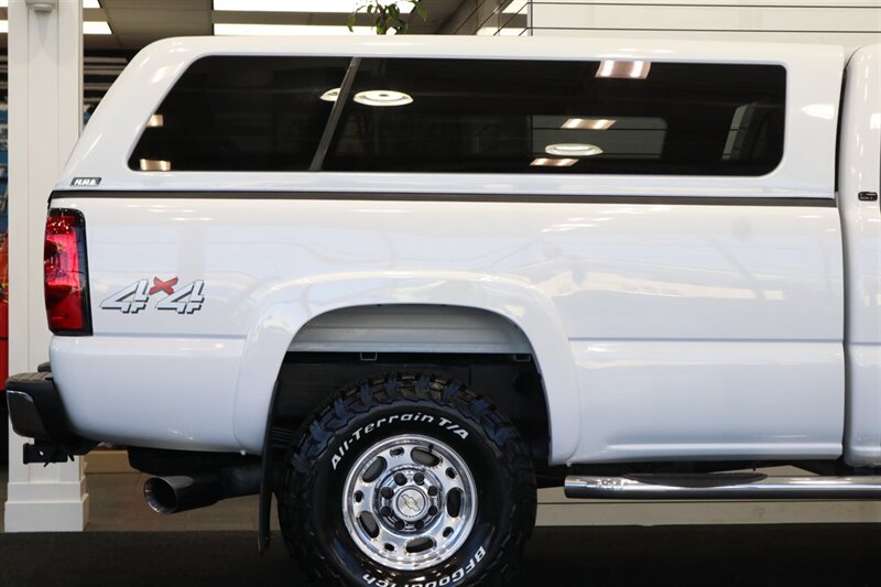 2006 Chevrolet Silverado 2500 LT3 1-OWNER* 100% RUST FREE* 6-SPD ALLISON* ALL RECDS SINCE NEW* NEW 2.5 " FABTEC LEVEL KIT W/ BILSTEIN 5100s & 33 " BFG KO3 10-PLYs* LONG BED* NO 5TH WHEEL-GOOSENECK* LT3 PKG* FRESH FULL SERVICE - Photo 53 - Portland, OR 97230